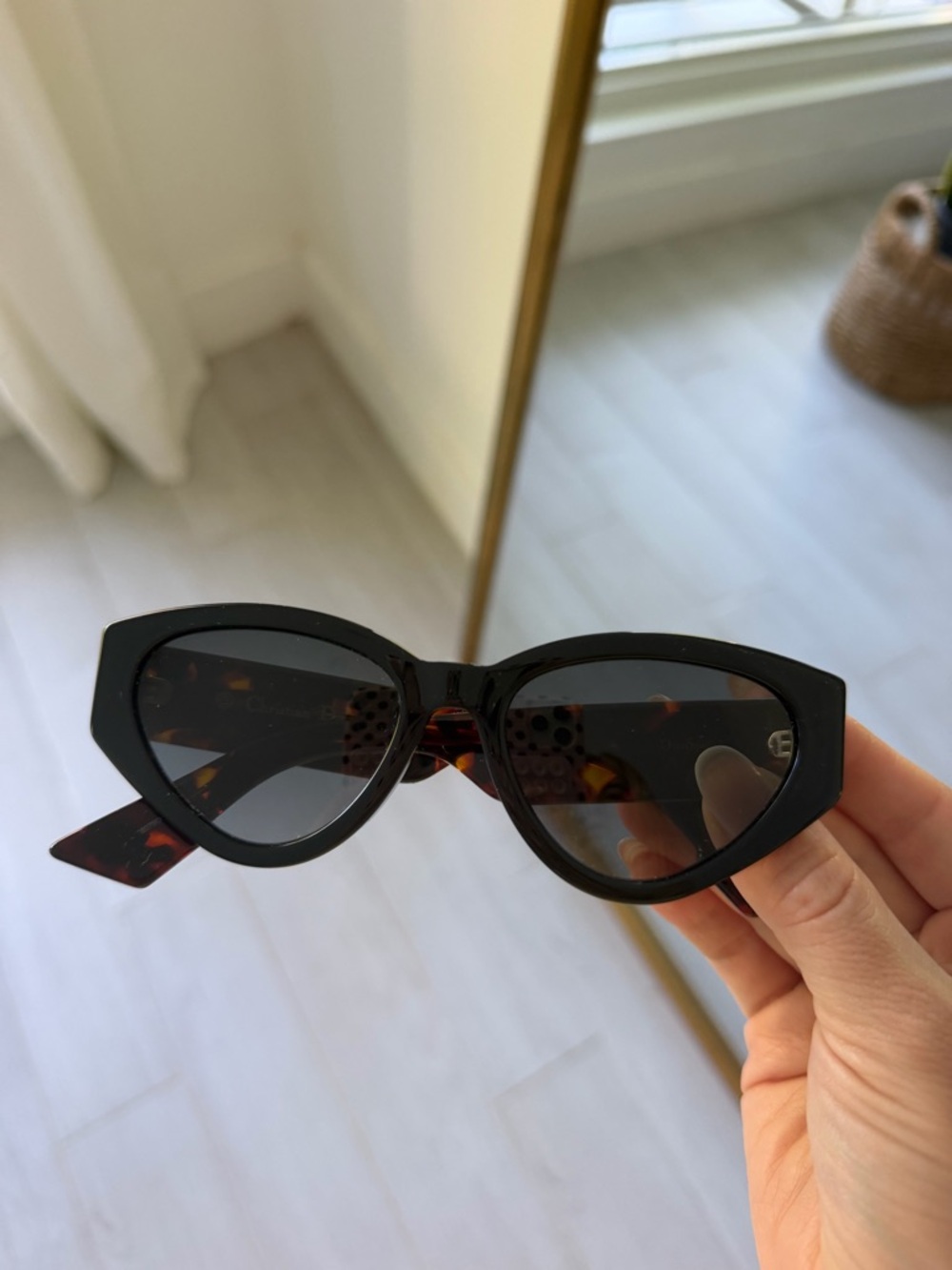 100% authentic Christian Dior Black Cat-Eye Sunglasses with Tortoiseshell